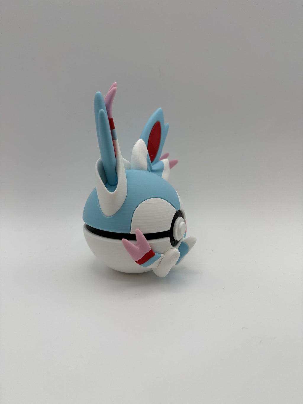 Shiny Sylveon Pokeball