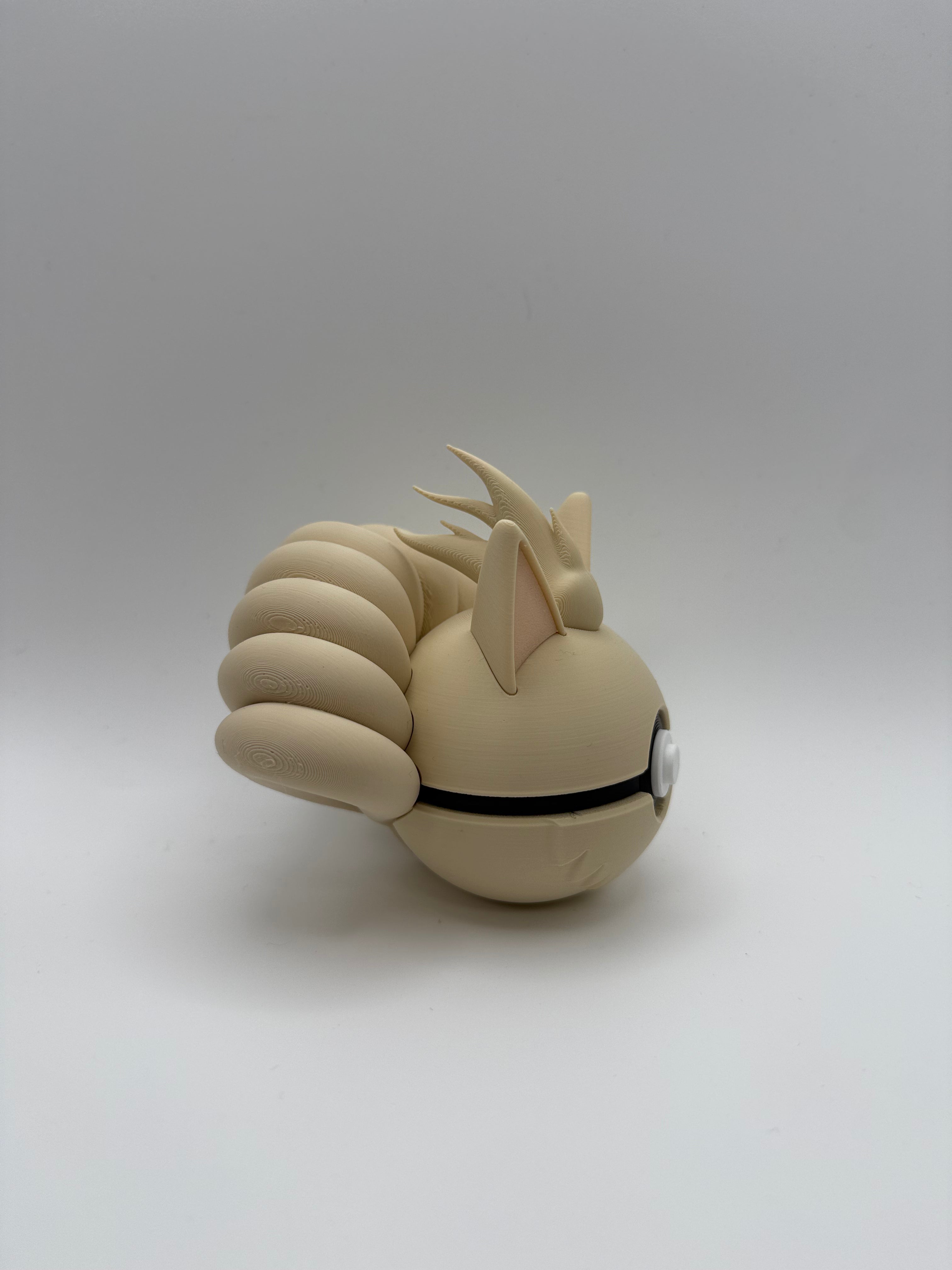 Ninetails Pokeball