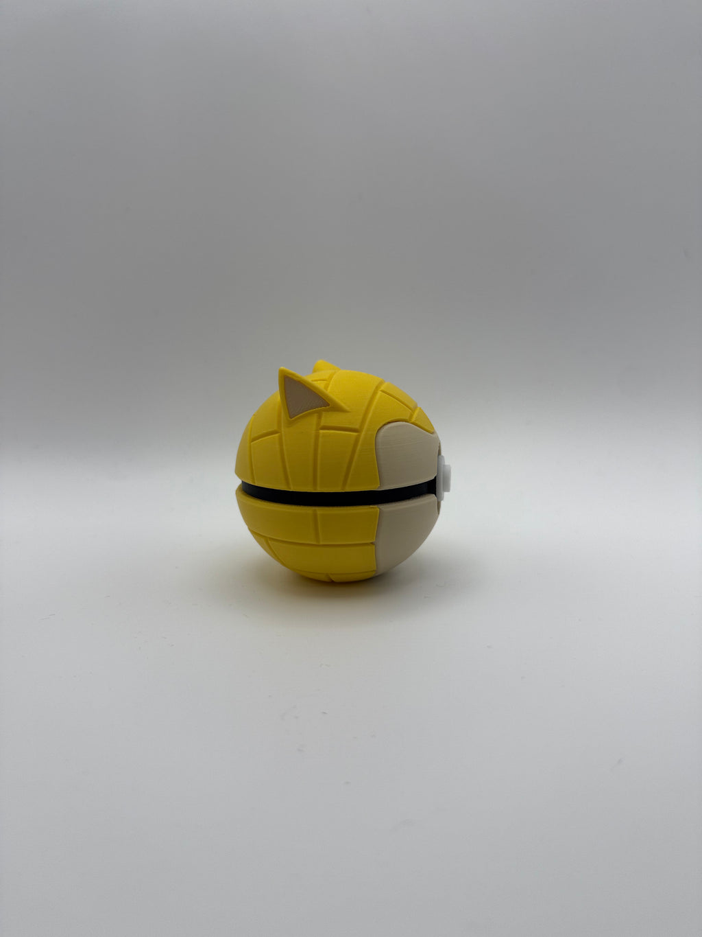 Sandshrew Pokeball