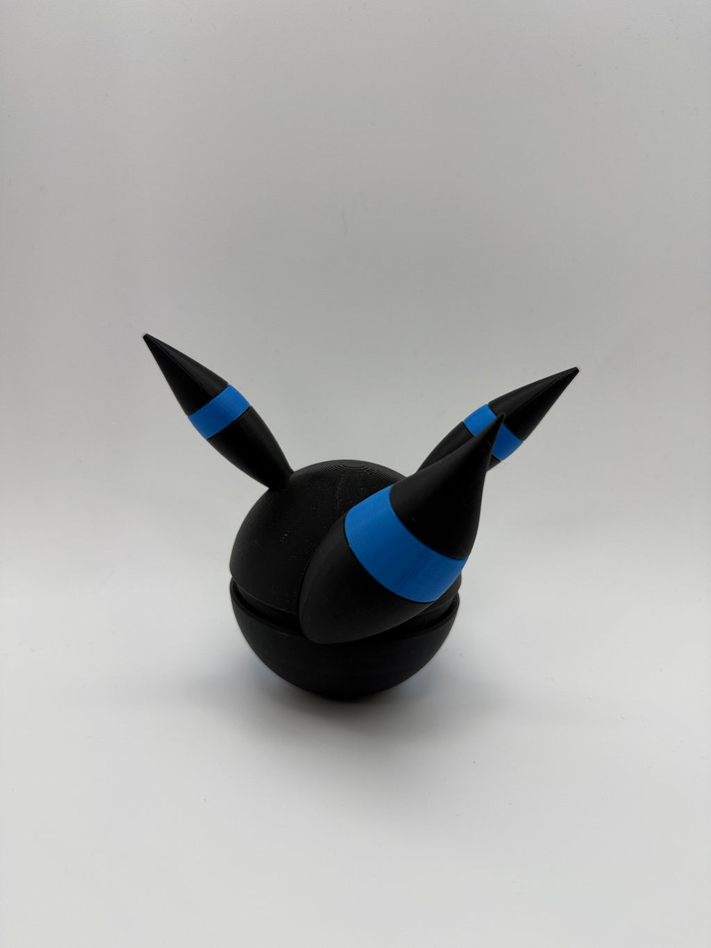 Shiny Umbreon Pokeball