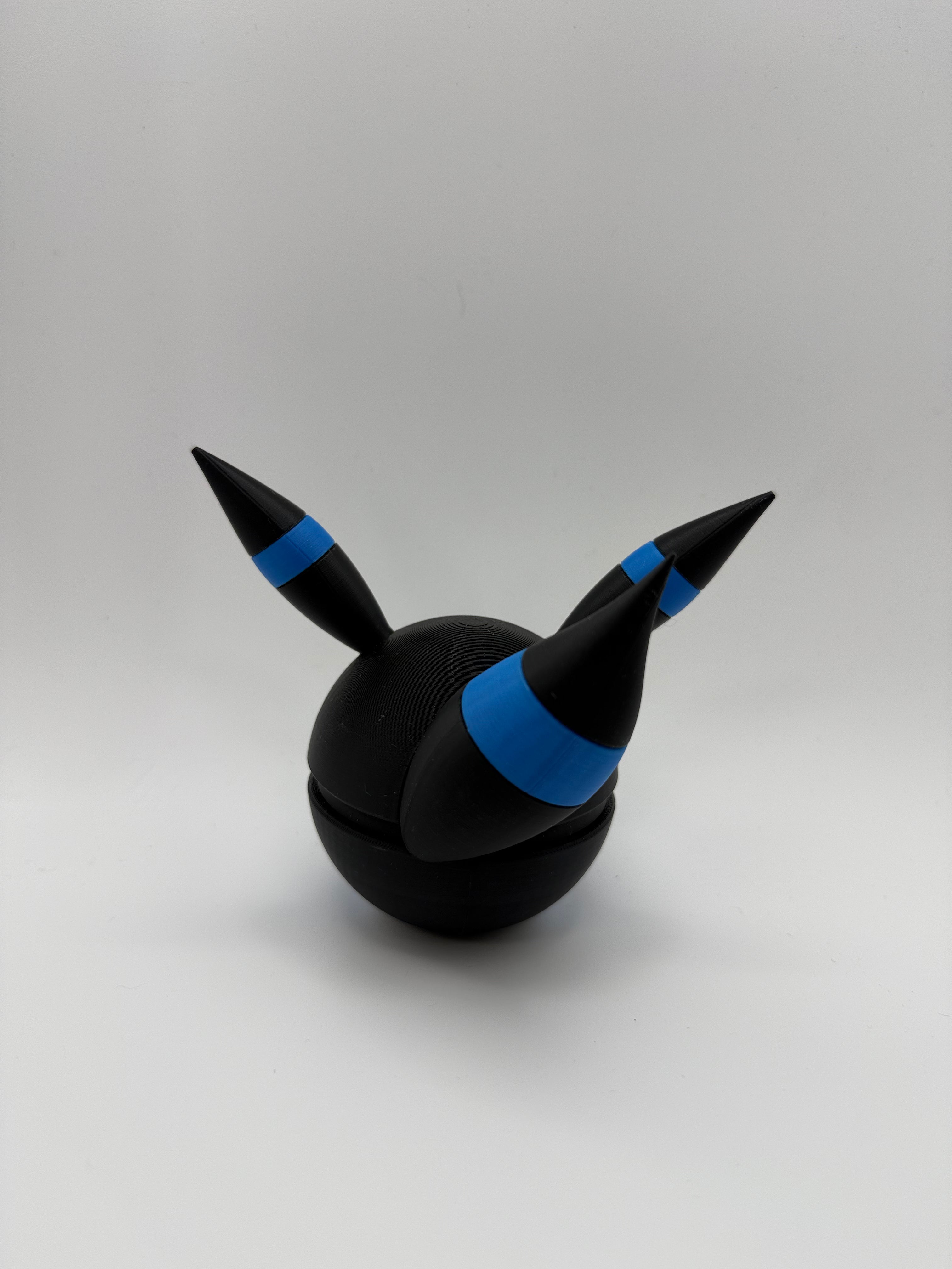 Shiny Umbreon Pokeball