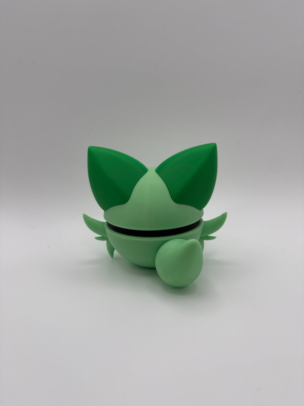 Sprigatito Pokeball